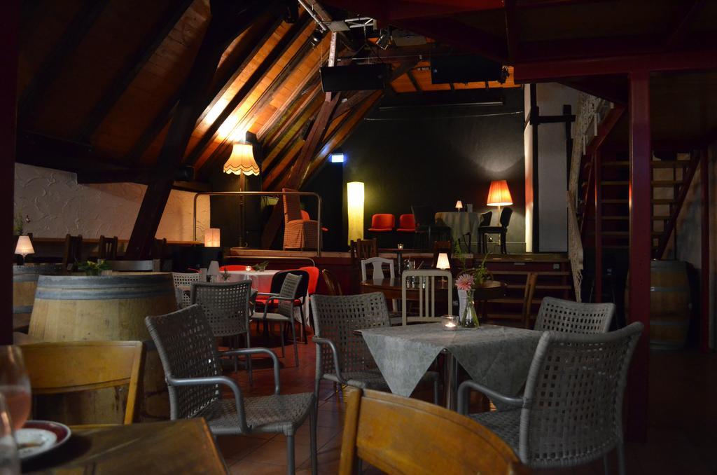 Hotel "Cafe Verkehrt" - Wellcome Motorbiker, Berufsleute Und Reisende Im Schwarzwald Oberhof  Ngoại thất bức ảnh