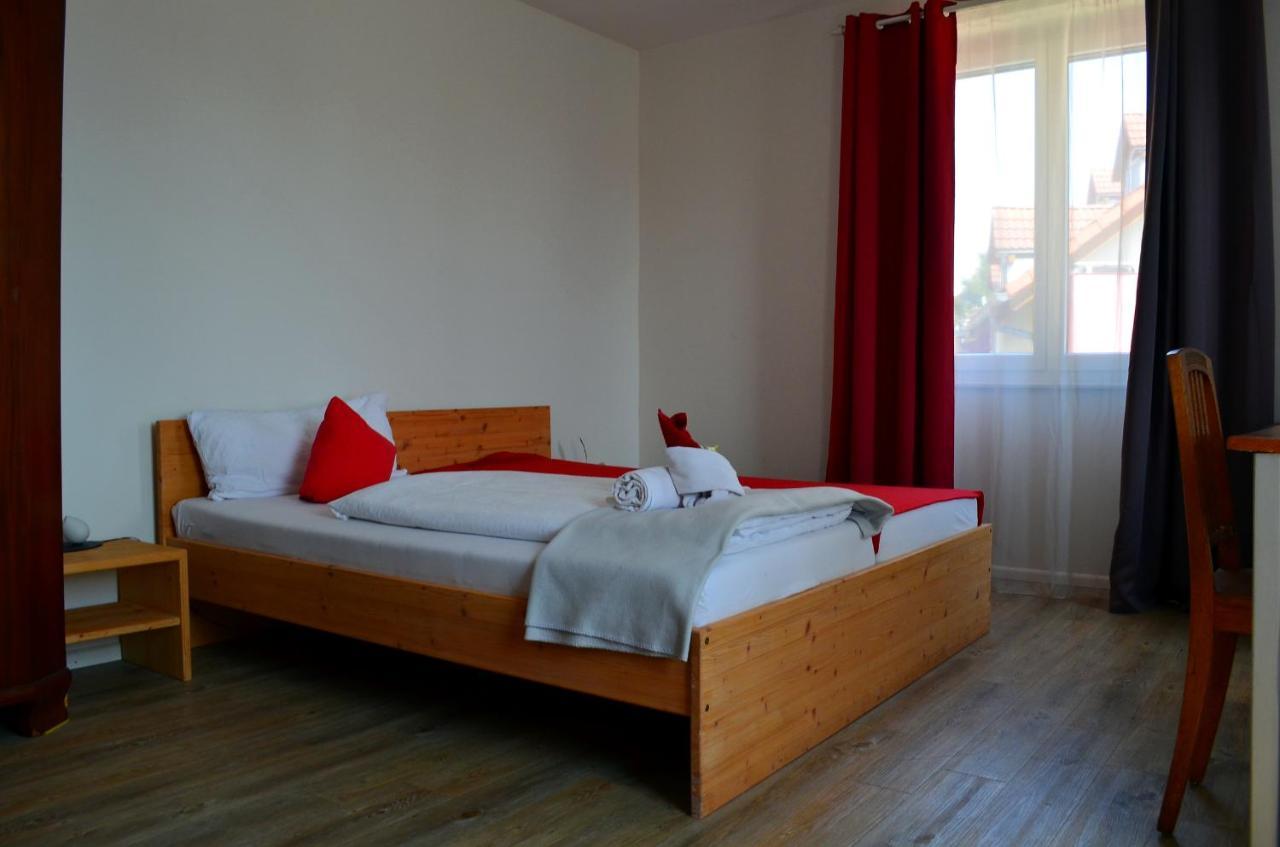 Hotel "Cafe Verkehrt" - Wellcome Motorbiker, Berufsleute Und Reisende Im Schwarzwald Oberhof  Ngoại thất bức ảnh