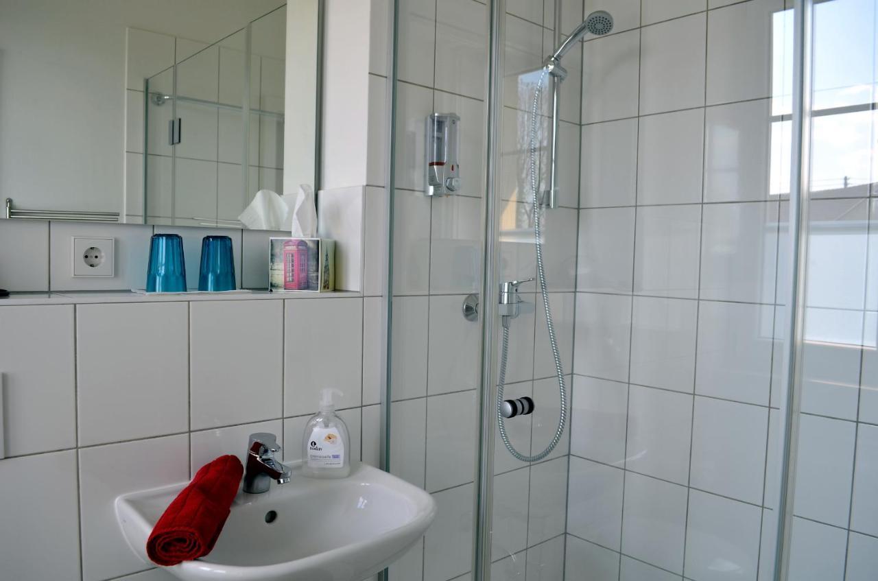 Hotel "Cafe Verkehrt" - Wellcome Motorbiker, Berufsleute Und Reisende Im Schwarzwald Oberhof  Ngoại thất bức ảnh